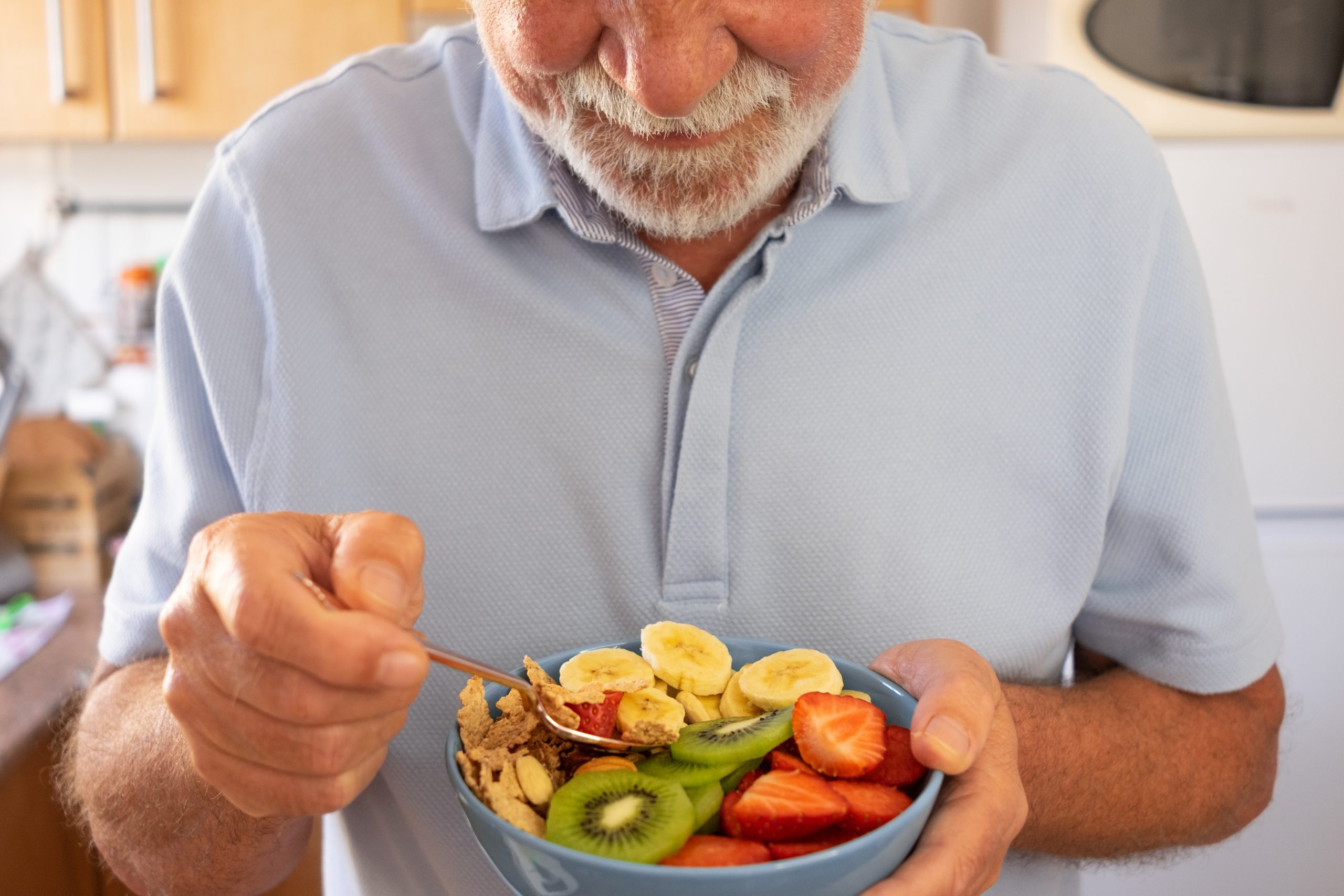 Alimentación saludable y nutrientes críticos en el Adulto Mayor